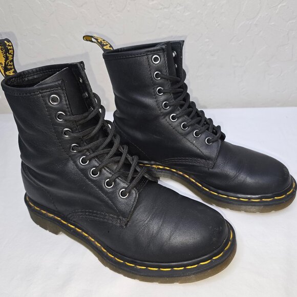 Dr. Martens Women's 1460W Eight-Eye Lace Up Boot Combat, Black Nappa US Size 7 - Picture 1 of 7